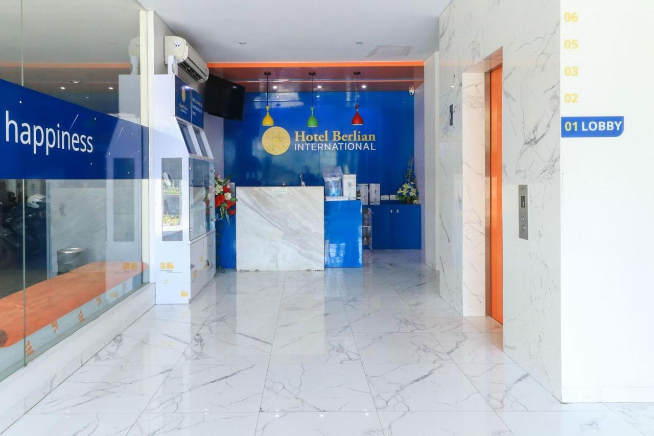 Hotel Berlian International Surabaya Exterior foto