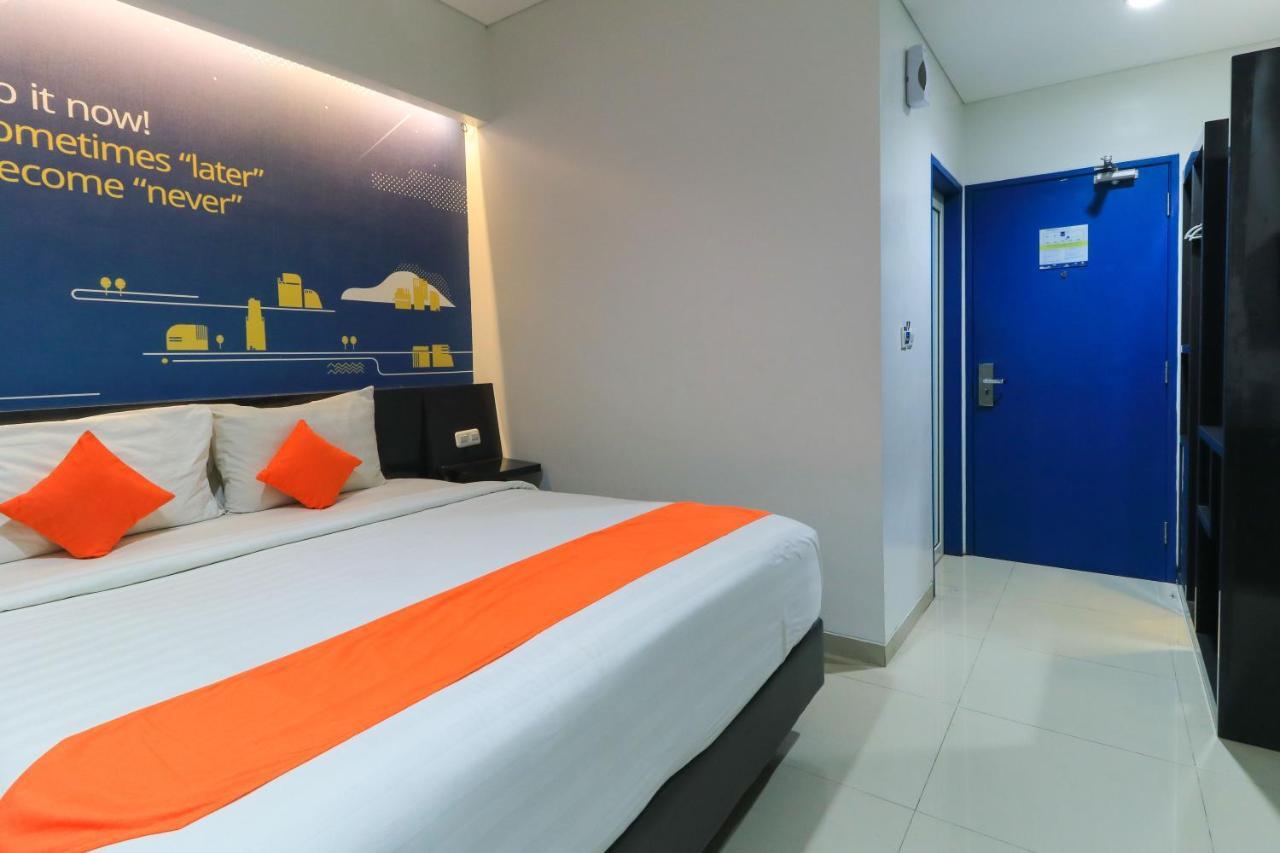Hotel Berlian International Surabaya Exterior foto
